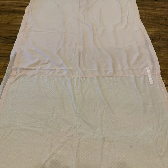 Lululemon Infinity Wrap - Picture 3 of 4